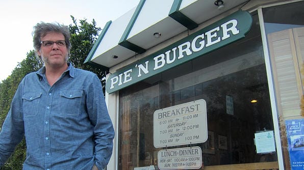 George Motz visits Pie 'N Burger in Pasadena, CA 